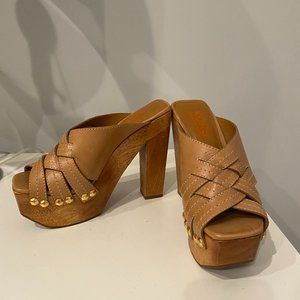 AUTHENTIC MICHAEL KORS OPEN TOE CLOG SANDALS TAN